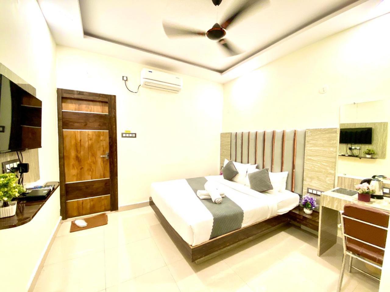 Hotel Sky International- Airport Zone Hyderabad เชมชาบัด ภายนอก รูปภาพ