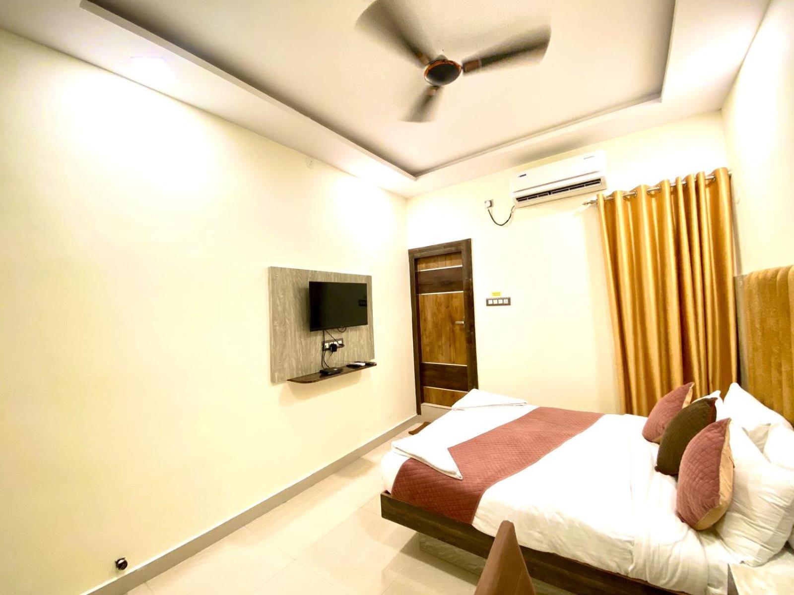 Hotel Sky International- Airport Zone Hyderabad เชมชาบัด ภายนอก รูปภาพ