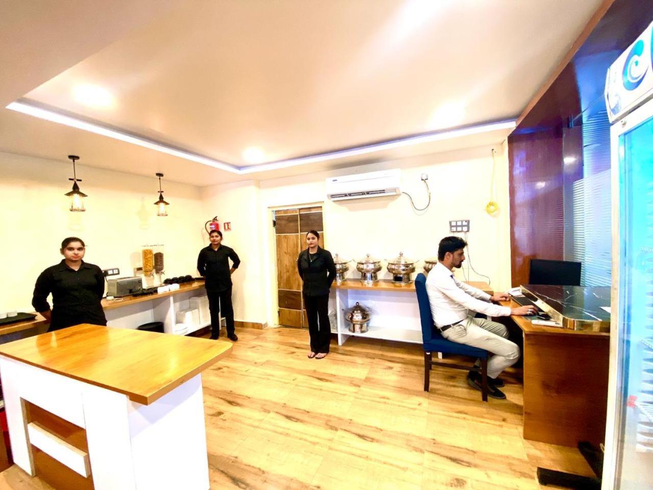 Hotel Sky International- Airport Zone Hyderabad เชมชาบัด ภายนอก รูปภาพ