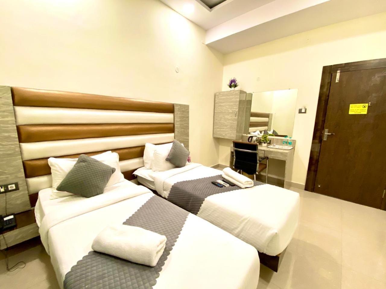 Hotel Sky International- Airport Zone Hyderabad เชมชาบัด ภายนอก รูปภาพ