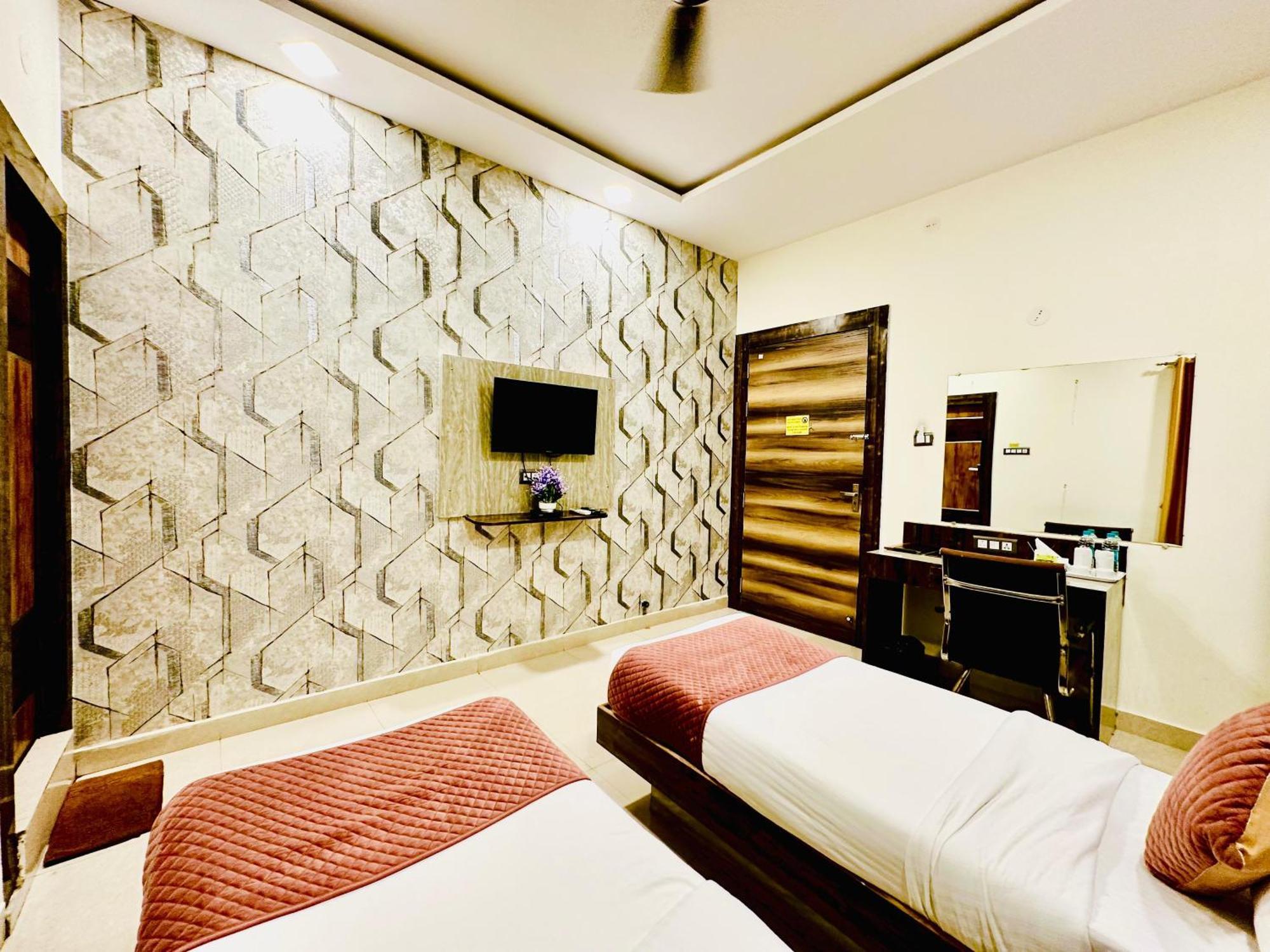Hotel Sky International- Airport Zone Hyderabad เชมชาบัด ภายนอก รูปภาพ