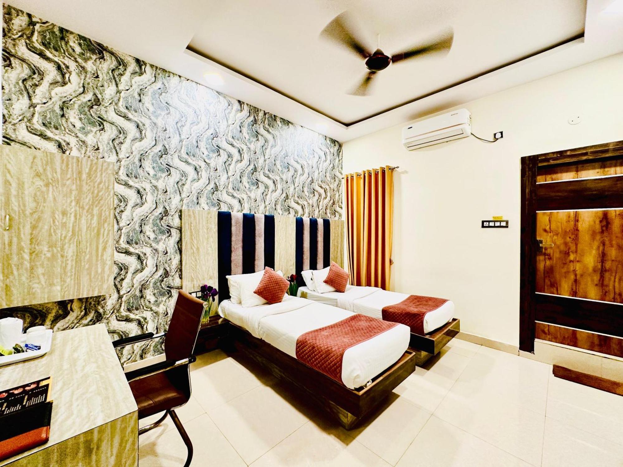Hotel Sky International- Airport Zone Hyderabad เชมชาบัด ภายนอก รูปภาพ