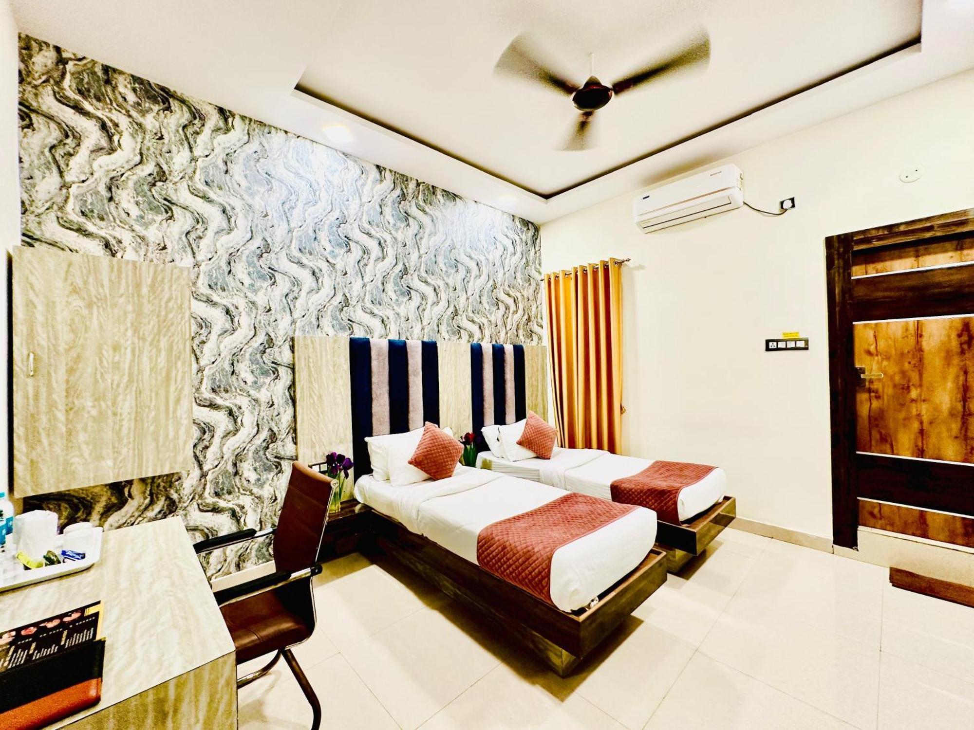 Hotel Sky International- Airport Zone Hyderabad เชมชาบัด ภายนอก รูปภาพ