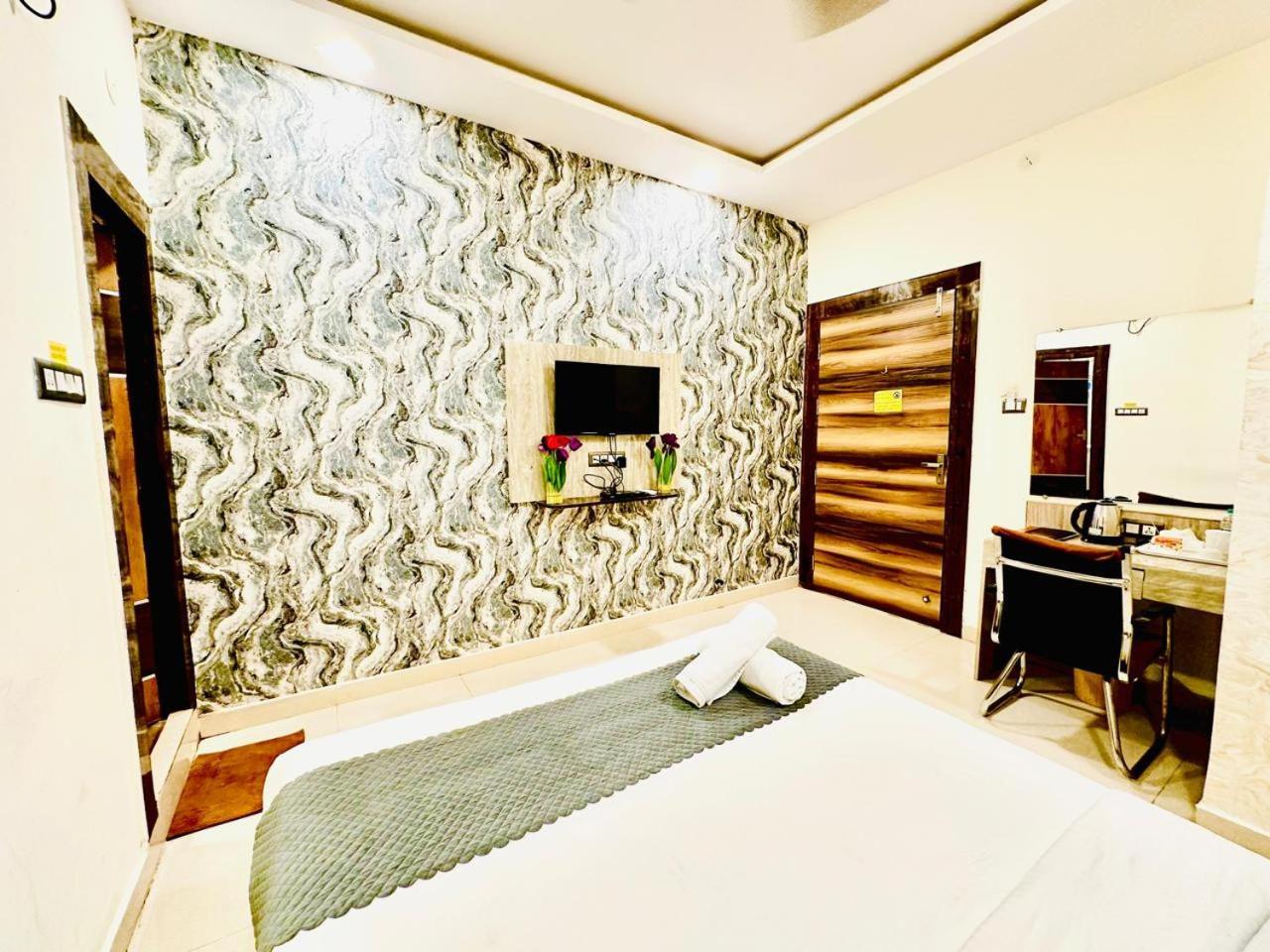 Hotel Sky International- Airport Zone Hyderabad เชมชาบัด ภายนอก รูปภาพ