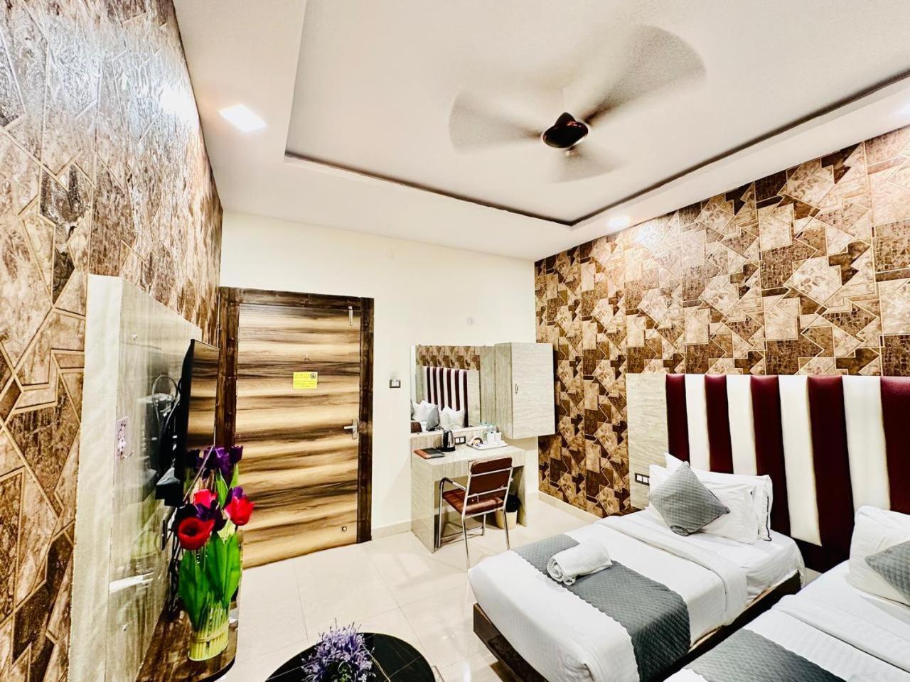Hotel Sky International- Airport Zone Hyderabad เชมชาบัด ภายนอก รูปภาพ
