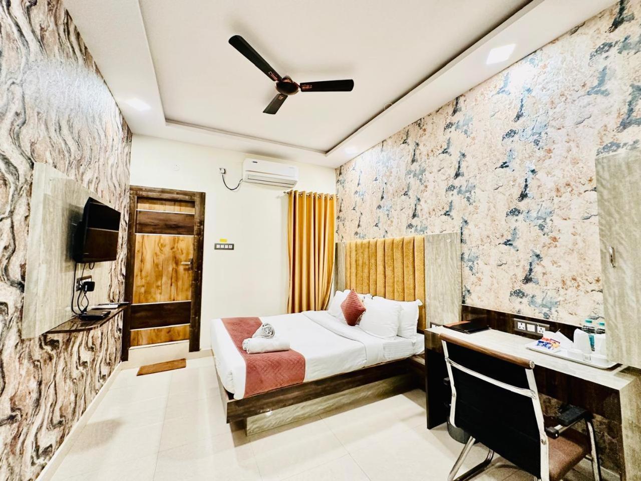 Hotel Sky International- Airport Zone Hyderabad เชมชาบัด ภายนอก รูปภาพ