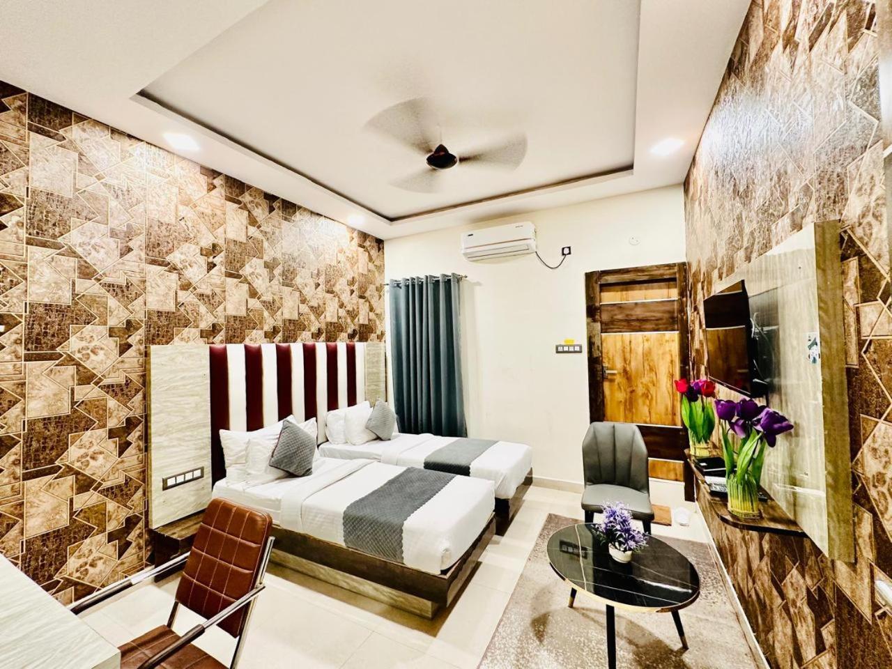 Hotel Sky International- Airport Zone Hyderabad เชมชาบัด ภายนอก รูปภาพ