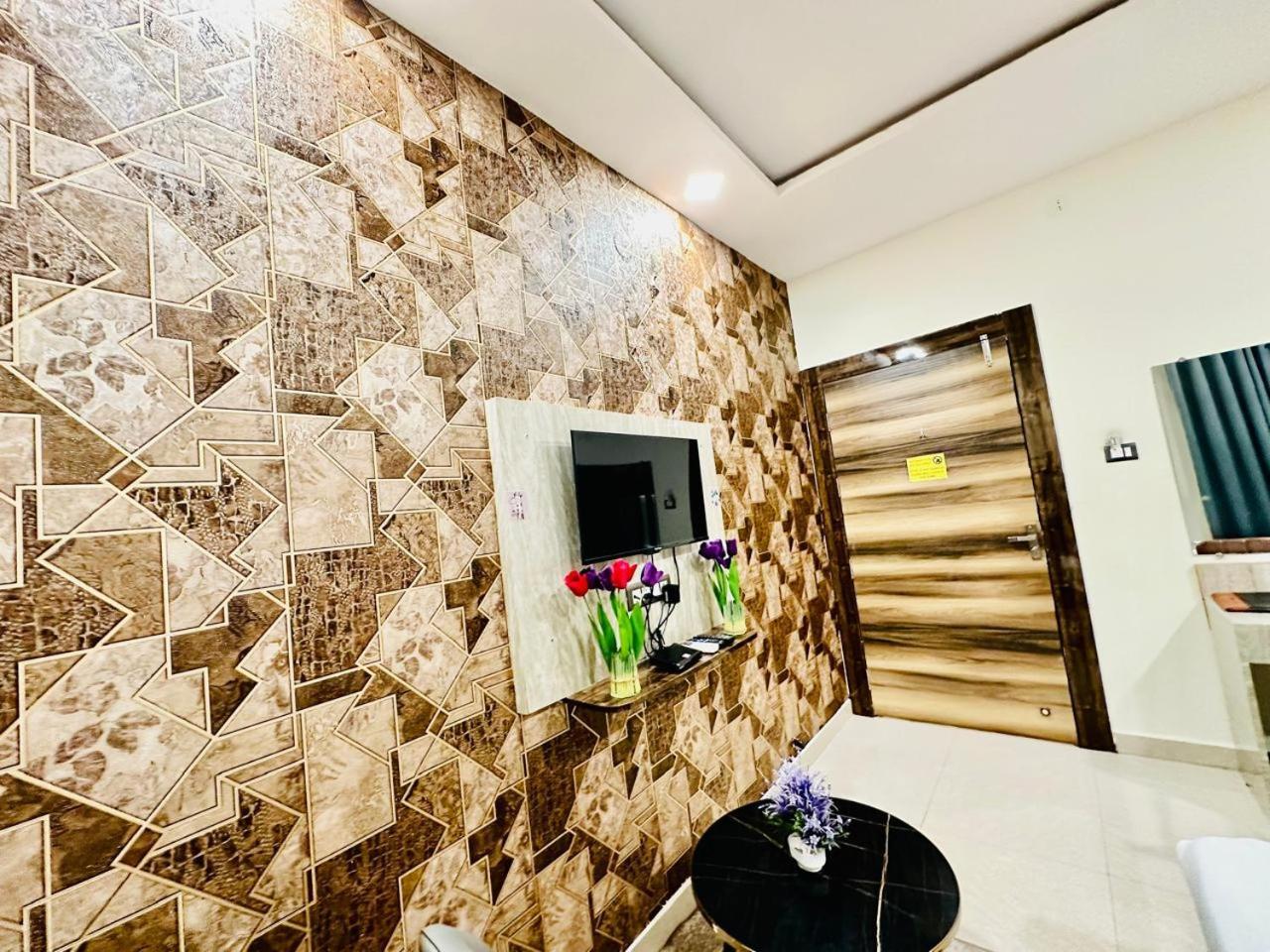 Hotel Sky International- Airport Zone Hyderabad เชมชาบัด ภายนอก รูปภาพ