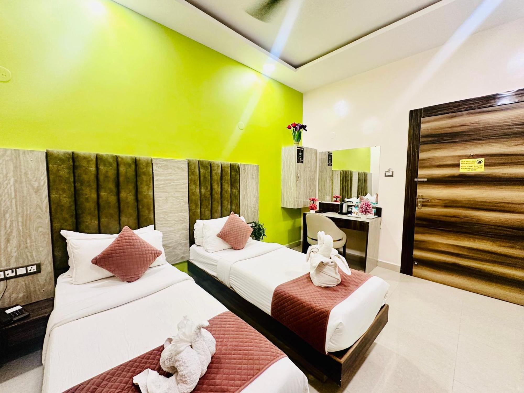 Hotel Sky International- Airport Zone Hyderabad เชมชาบัด ภายนอก รูปภาพ